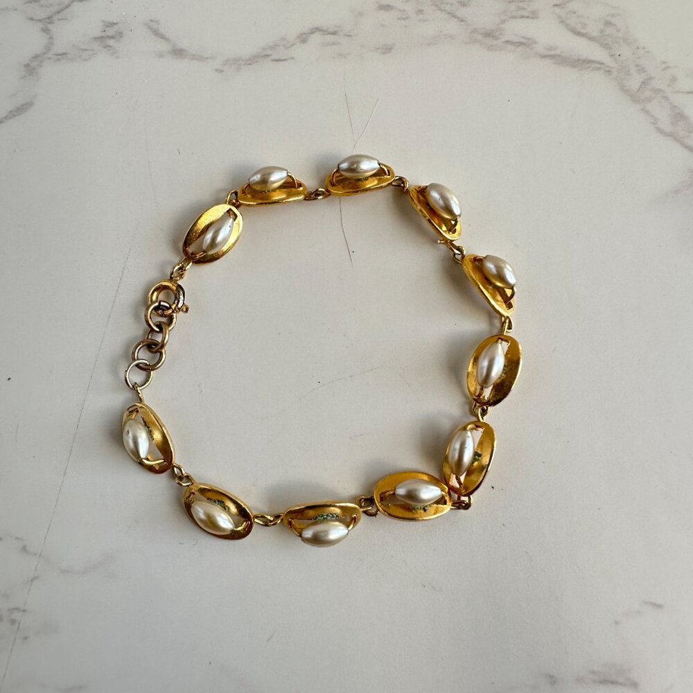 Gold Tone Faux Pearl Bracelet Dainty 6.5" - Picture 6 of 6
